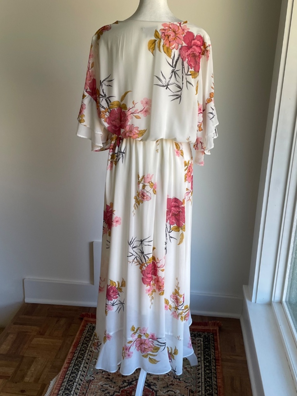 City Chic Floral Chiffon Flutter Sleeve Wrap Maxi-Dress in Pink & Cream, Size 16 - Picture 4 of 11
